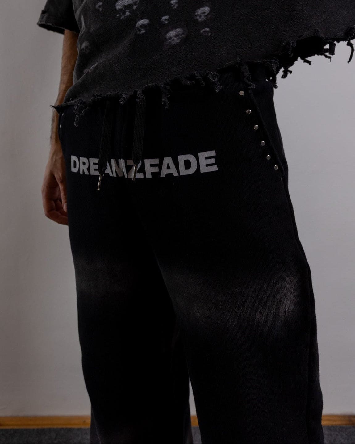 CLASSIC BAGGY SWEATPANTS